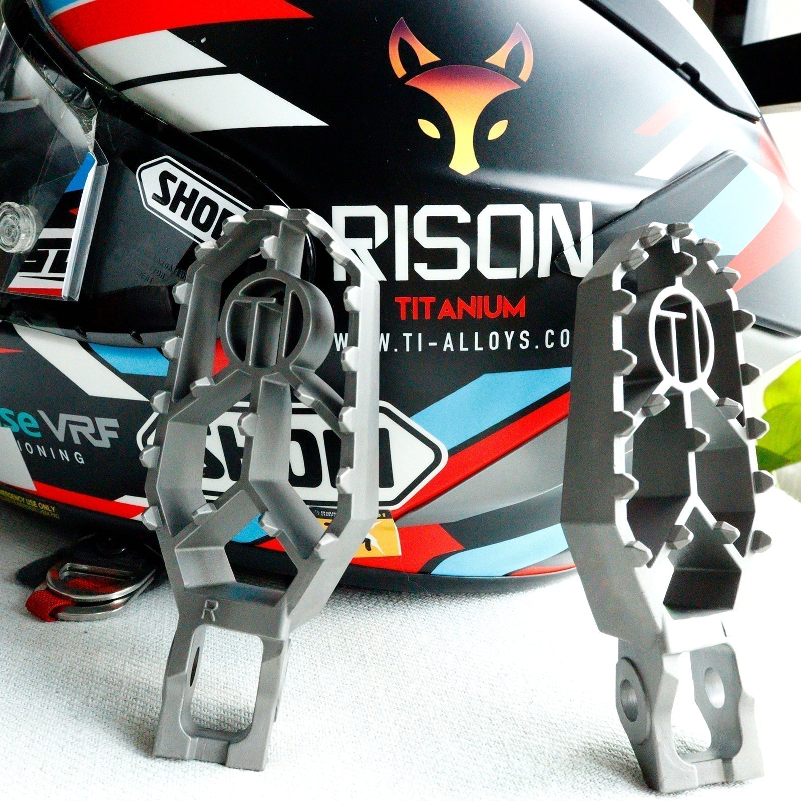 TITANIUM Wide Footpegs for KTM Husqvarna Gas Gas Titanium Investment Casting (One-Piece) 2PCS Foot Pegs